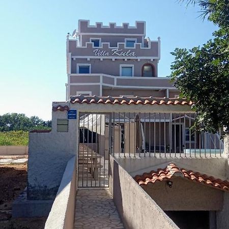 ニン Vila Kulaアパートホテル エクステリア 写真